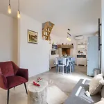 Σπίτι διακοπών Adorable With Private Garden And Bubble Bath *