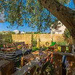 Σπίτι διακοπών Adorable With Private Garden And Bubble Bath *