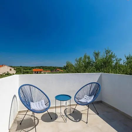 بيت للعطل Adorable With Private Garden And Bubble Bath