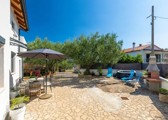 Adorable With Private Garden And Bubble Bath بيت للعطل *