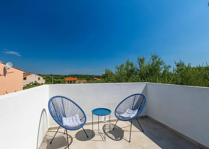 بيت للعطل Adorable With Private Garden And Bubble Bath