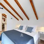 Adorable With Private Garden And Bubble Bath Pola