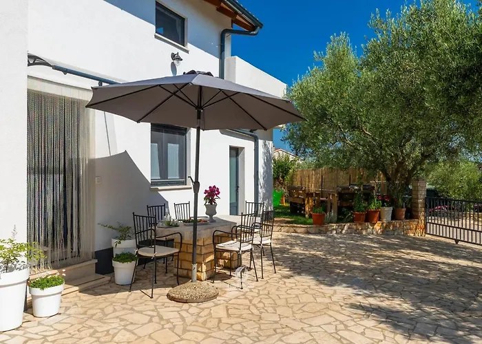 Semesterbostad Adorable With Private Garden And Bubble Bath