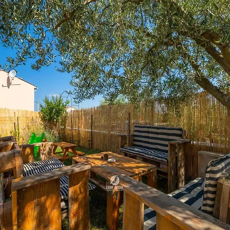 Vakantiehuis Adorable With Private Garden And Bubble Bath *