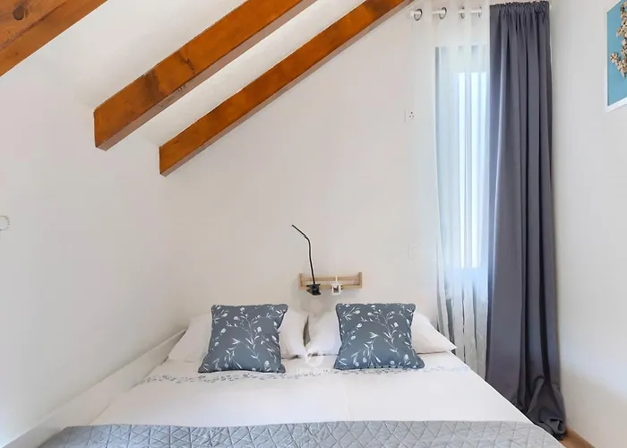 Adorable With Private Garden And Bubble Bath Vakantiehuis Pula