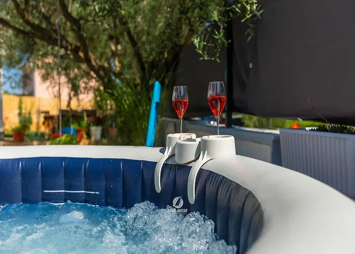 Adorable With Private Garden And Bubble Bath Vakantiehuis