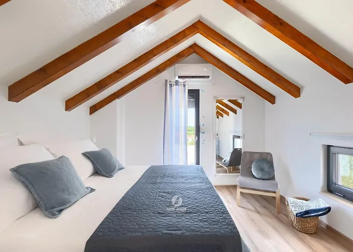 Vakantiehuis Adorable With Private Garden And Bubble Bath Pula
