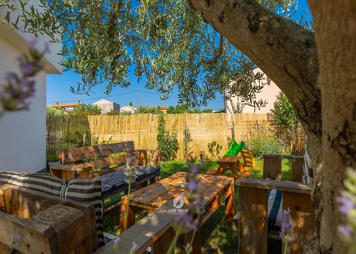 Vakantiehuis Adorable With Private Garden And Bubble Bath *